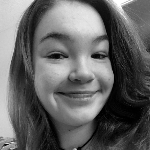 Profile Picture of Ava Thomas (@avathomas_01) on Poshmark
