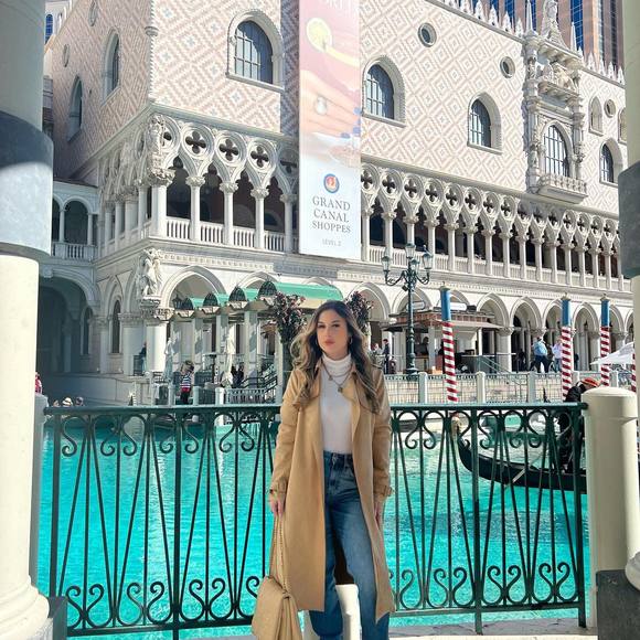 Profile Picture of Cassidy Gilbert (@cassidy238) on Poshmark