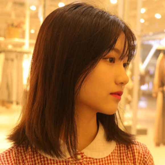 Profile Picture of Hailey Zhang (@haileyyzhang) on Poshmark