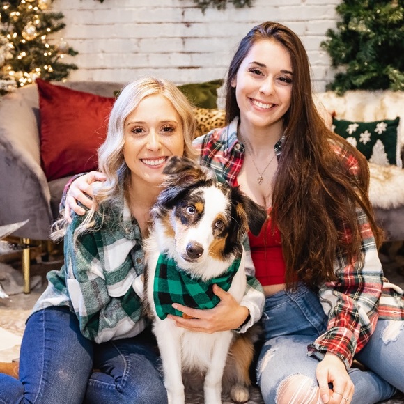 Profile Picture of Emily Ankiewicz (@emilyankiewicz) on Poshmark