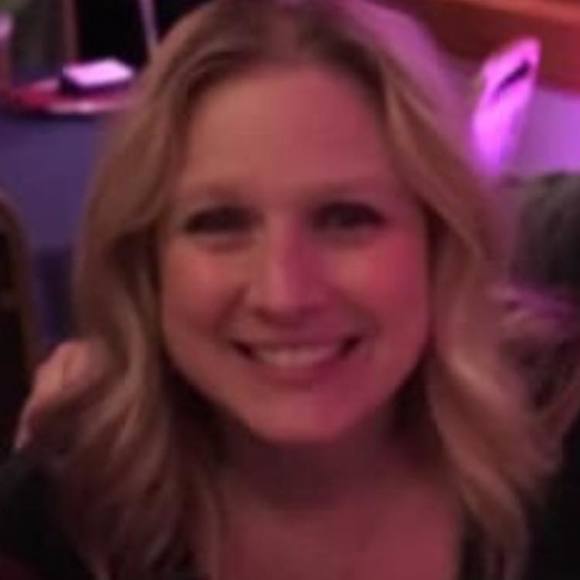 Profile Picture of Shelly Bauer (@slbauer25) on Poshmark