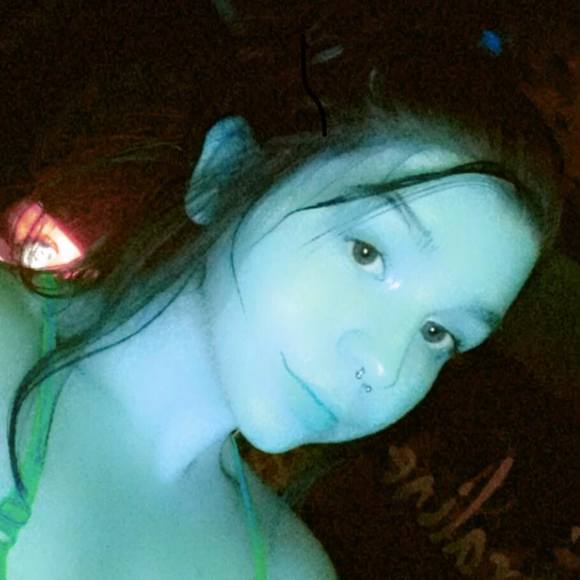 Mckenna Welsh - Poshmark Profile Picture of Mckenna Welsh (@aaaaazazaza) on Poshmark