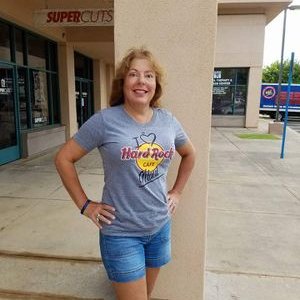 Profile Picture of Lori L Hook (@LoriLHook1) on Twitter