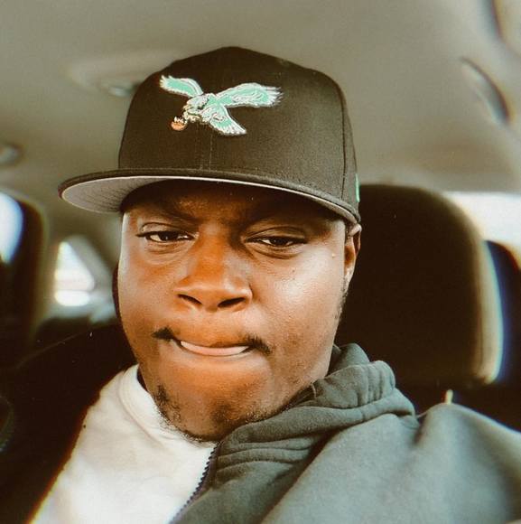 Profile Picture of Jeff Daniels (@100proofbizniz) on Poshmark