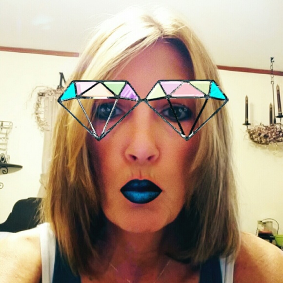 Profile Picture of Lori Henretty (@lmorris262) on Poshmark