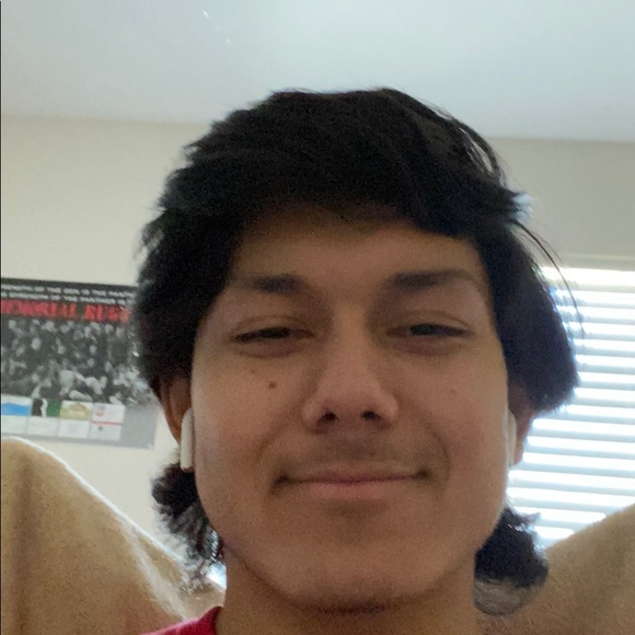 Profile Picture of Andrew Vidales (@andrewvidales) on Poshmark