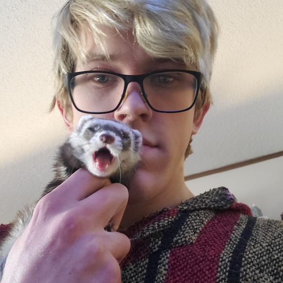 Profile Picture of Aaron Adams (@the22766) on Poshmark