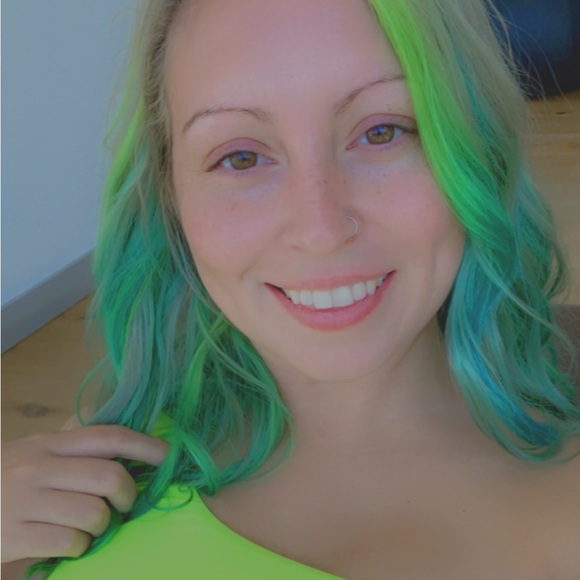 Profile Picture of Shelby Sofianek (@sofianeks518) on Poshmark