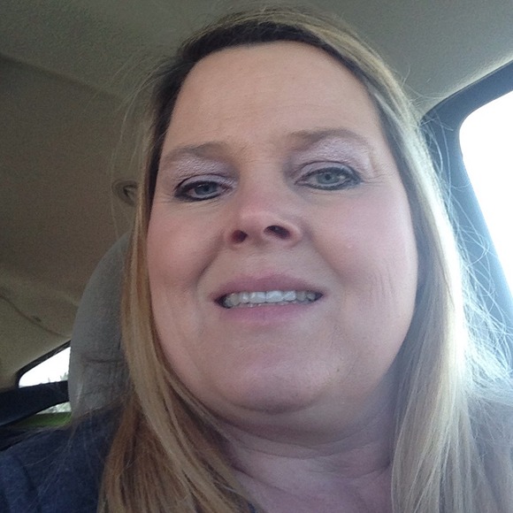 Profile Picture of Tonya Slone (@tslone) on Poshmark