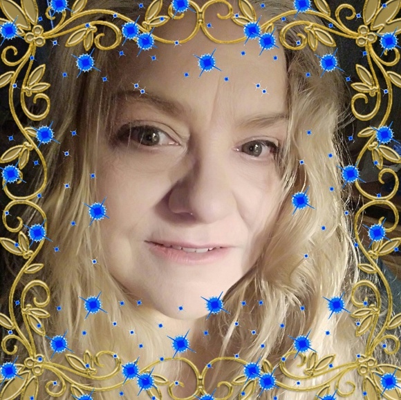 Profile Picture of Tracy Fey (@l_yric) on Poshmark