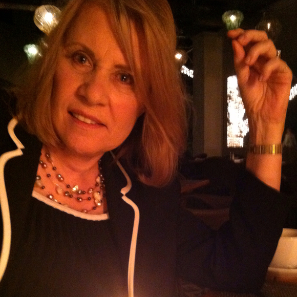 Profile Picture of Sandra Olson (@sandradanette) on Poshmark