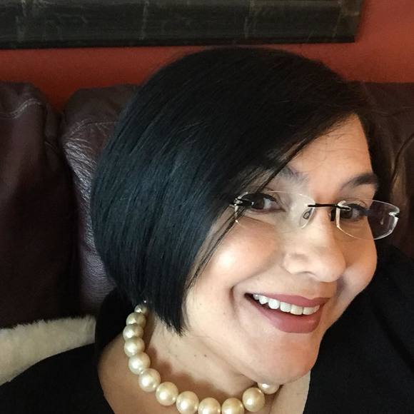 Profile Picture of Suzana Pattison (@smpatt0507) on Poshmark