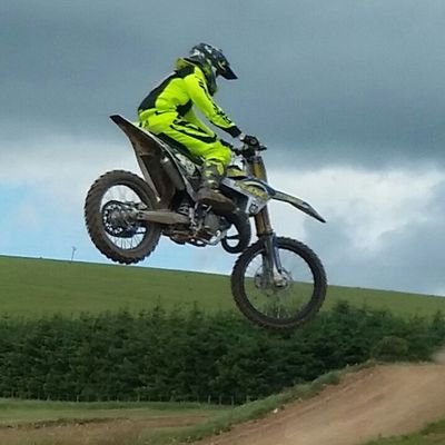 Profile Picture of Roselin RoZE (@roZA2uZ) on Twitter