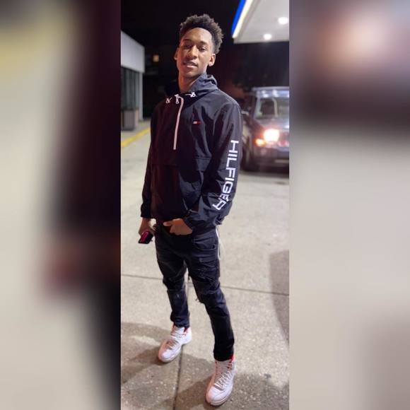 Profile Picture of Jonathan Brundidge (@jb_2110) on Poshmark