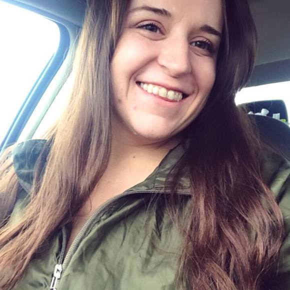 Profile Picture of Carly Farmer (@carfar94) on Poshmark