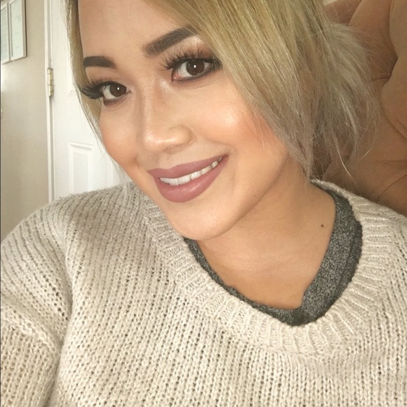 Profile Picture of Mai Vue (@geeenad) on Poshmark