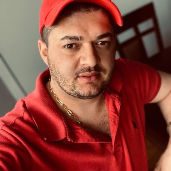 Profile Picture of Jefferson Oliveira silva (@jefferson157abc) on Poshmark