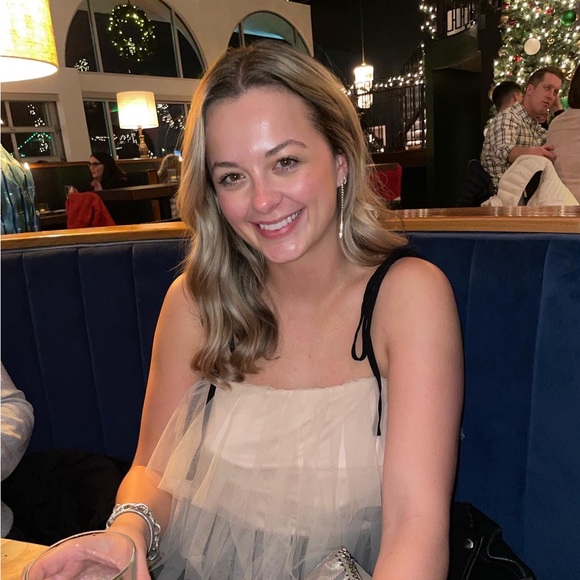 Profile Picture of Ally Weaver (@allyweaver) on Poshmark