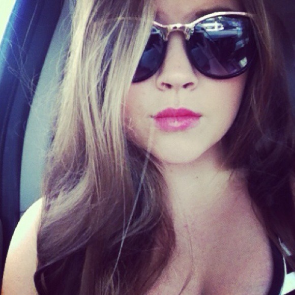 Profile Picture of Coral Patton (@cpatton77) on Poshmark