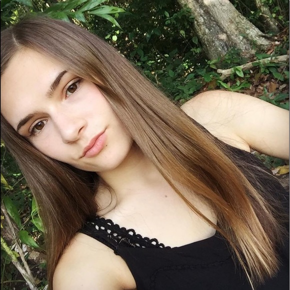 Profile Picture of Caitlin Duff (@caitlinduff48) on Poshmark