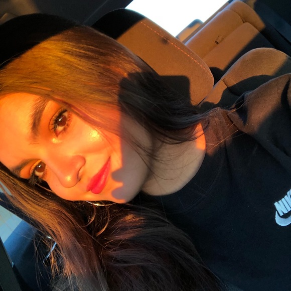 Profile Picture of Melissa Valenzuela (@m_vale) on Poshmark