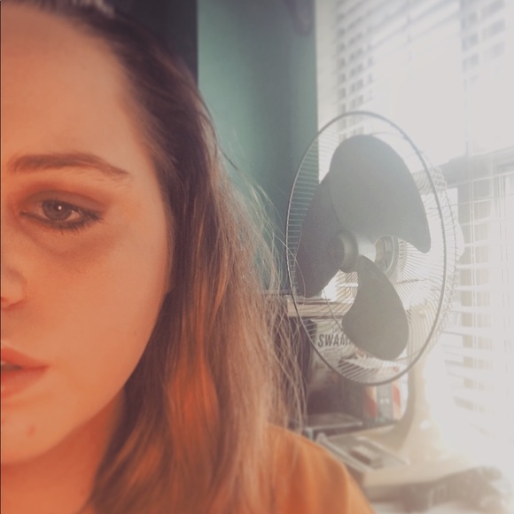 Profile Picture of Sam Harrington (@sam85265) on Poshmark