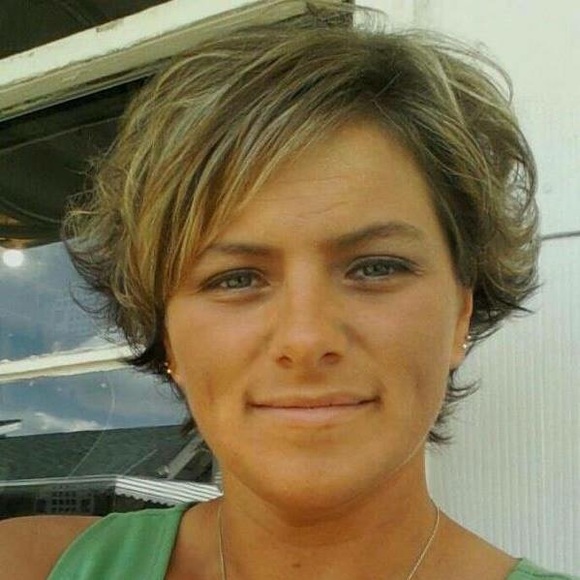 Profile Picture of Elizabeth Lyon (@lyoness181) on Poshmark