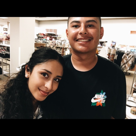 Profile Picture of Adrian Zamudio (@adrianzamudio1) on Poshmark