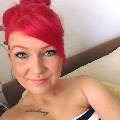 Profile Picture of Lena Hahn (@leninea_) on Twitter