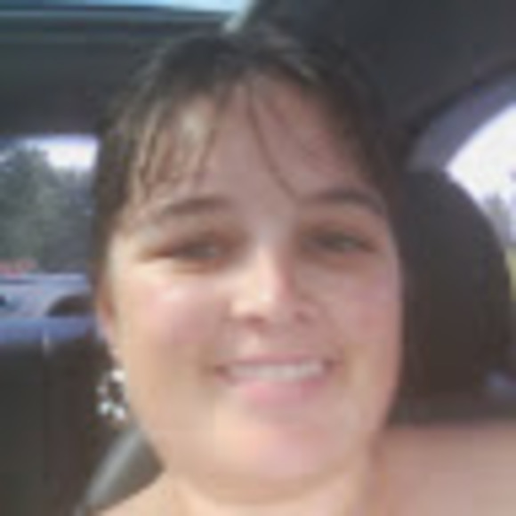 Profile Picture of Michelle Bates (@michellebates88) on Poshmark