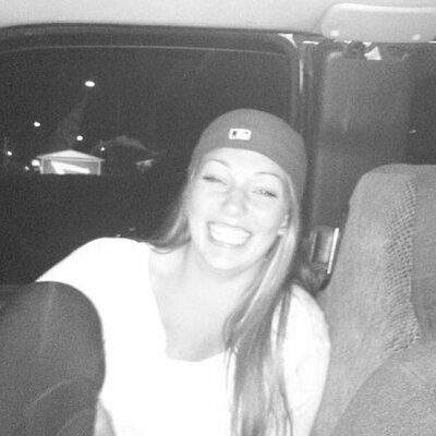Profile Picture of Claire Greason (@c_greezzy) on Twitter