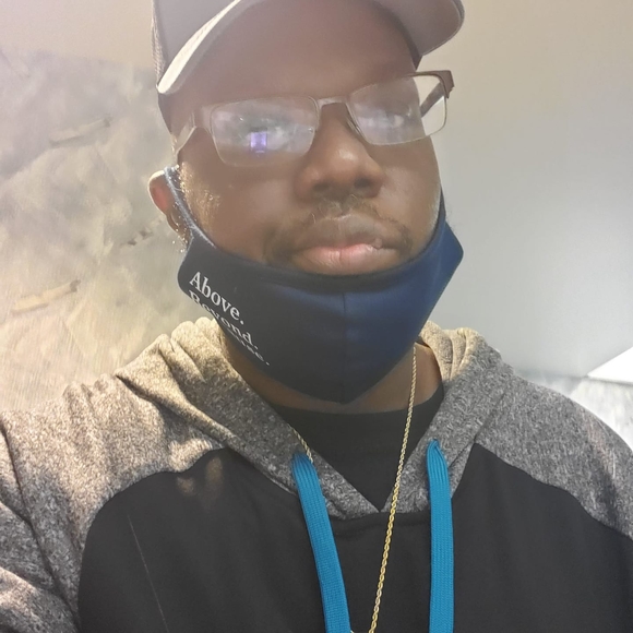 Profile Picture of Edward Phillips (@kingbean_81) on Poshmark