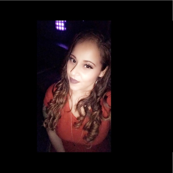 Profile Picture of Gissela Ortiz (@dalilone23) on Poshmark