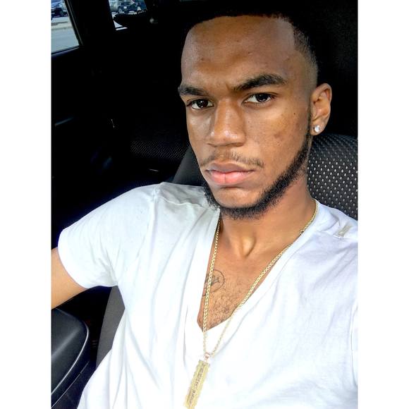 Profile Picture of Jonathan Fraser (@jonbones12) on Poshmark