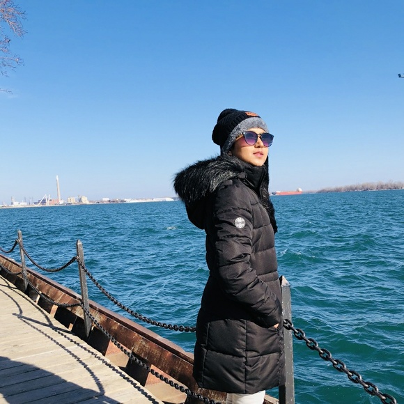 Profile Picture of Sneha Jadhav (@snehaj382) on Poshmark