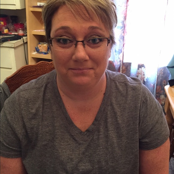 Profile Picture of Melissa Simms (@melissa_simms) on Poshmark