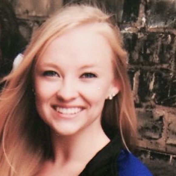 Profile Picture of Mackenzie Linzmeier (@kenzielinz) on Poshmark