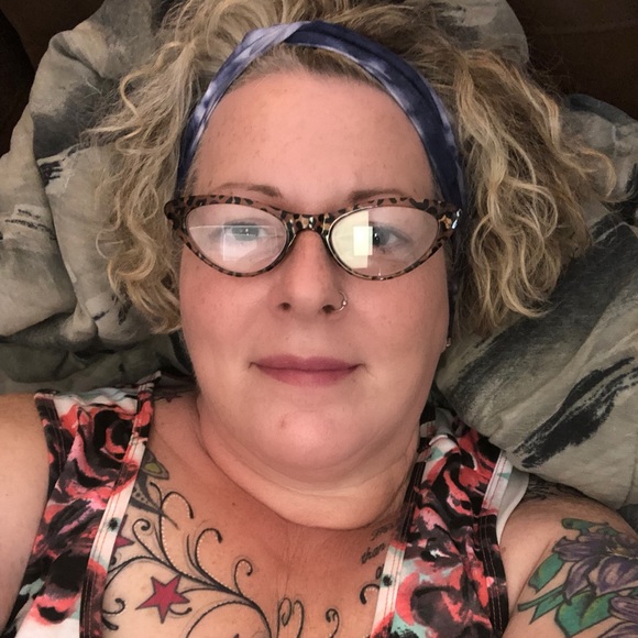 Profile Picture of Beth Sadler (@lestat8) on Poshmark