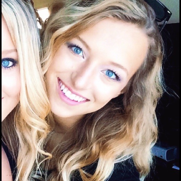 Profile Picture of Kayleigh Deacon (@kay_deacon) on Poshmark