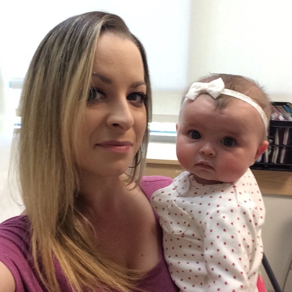 Profile Picture of Stephanie Quartarone (@squartarone) on Poshmark