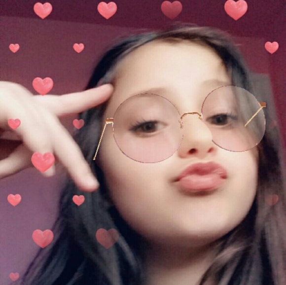 Profile Picture of Olivia Romack (@liviroma12209) on Poshmark