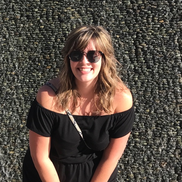 Profile Picture of Lynn Fossatj (@lafossati) on Poshmark