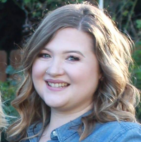 Profile Picture of Sara Hatch (@sarahatch86) on Poshmark
