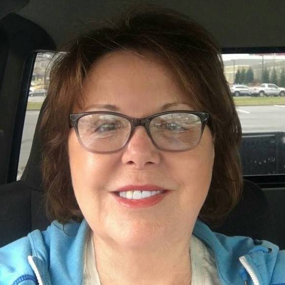 Profile Picture of Darlene Dessecker (@ddessecker) on Poshmark