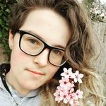 Profile Picture of Vicki Holland (@blissfulbanana) on Instagram
