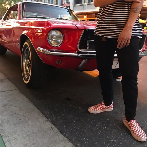 Profile Picture of Bryan Devera (@deverabryan) on Poshmark