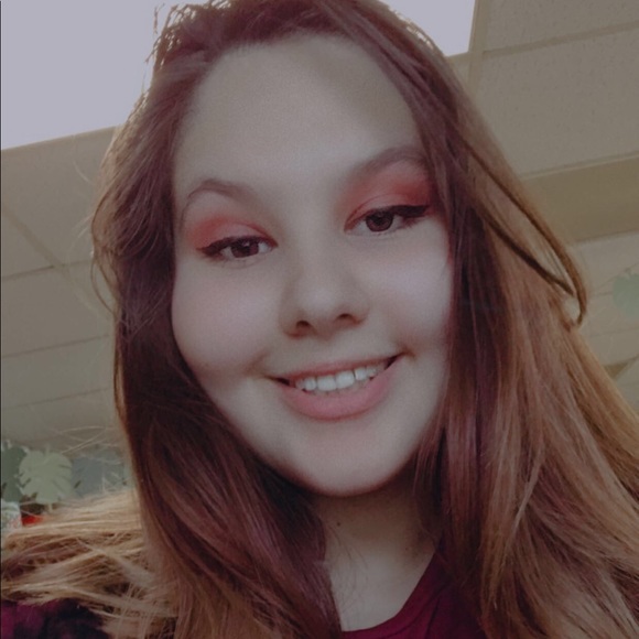 Profile Picture of Hannah Connor (@hannahconnor843) on Poshmark