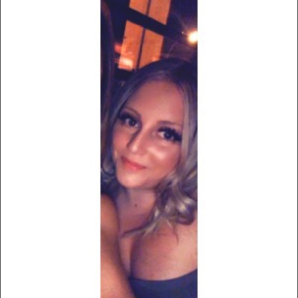 Profile Picture of Nina Francischelli (@nfrancischelli) on Poshmark