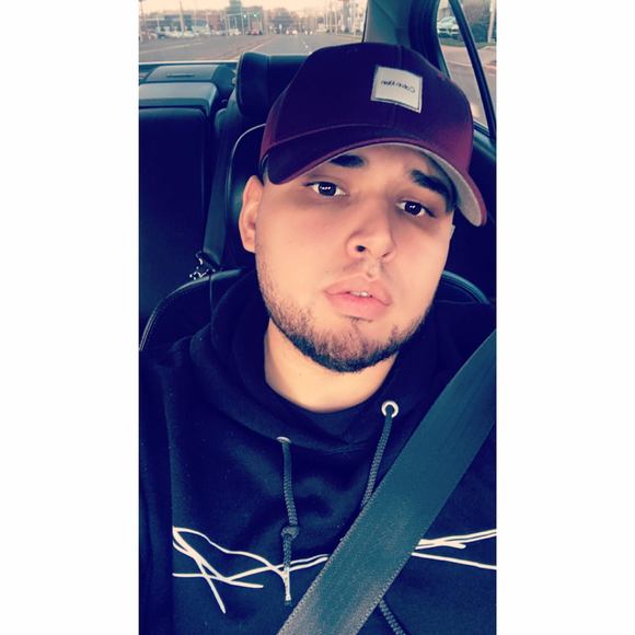 Profile Picture of Jay Alicea (@ajelromantico) on Poshmark