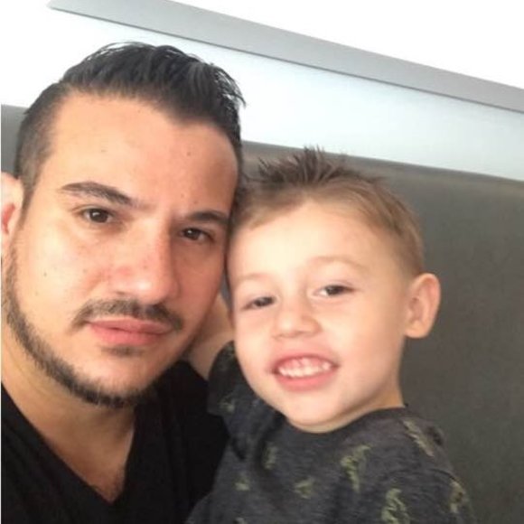 Profile Picture of Robert Crosby (@robertcrosby901) on Poshmark